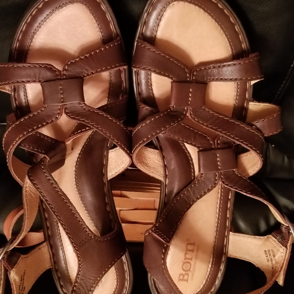 Born brown wedge sandal EUC